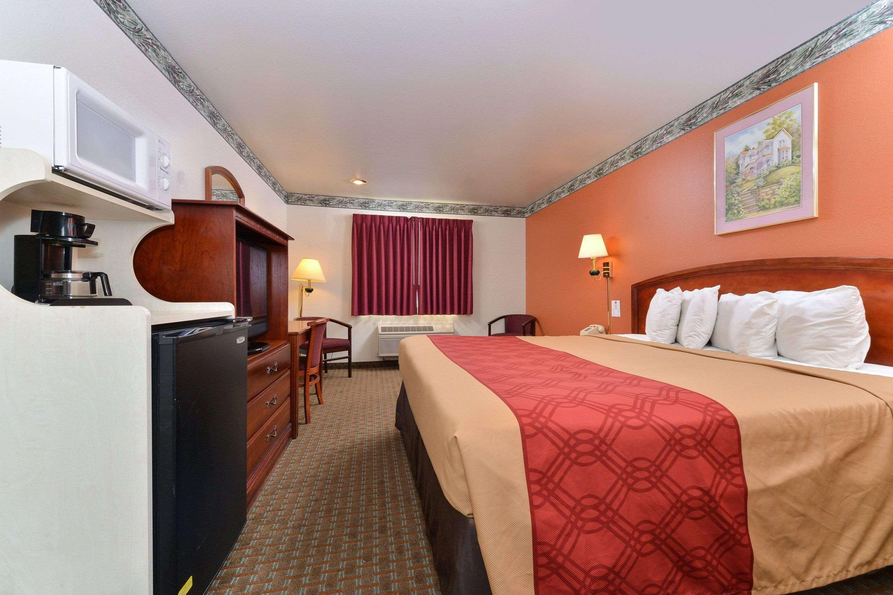 Econo Lodge Inn & Suites Corning Bagian luar foto