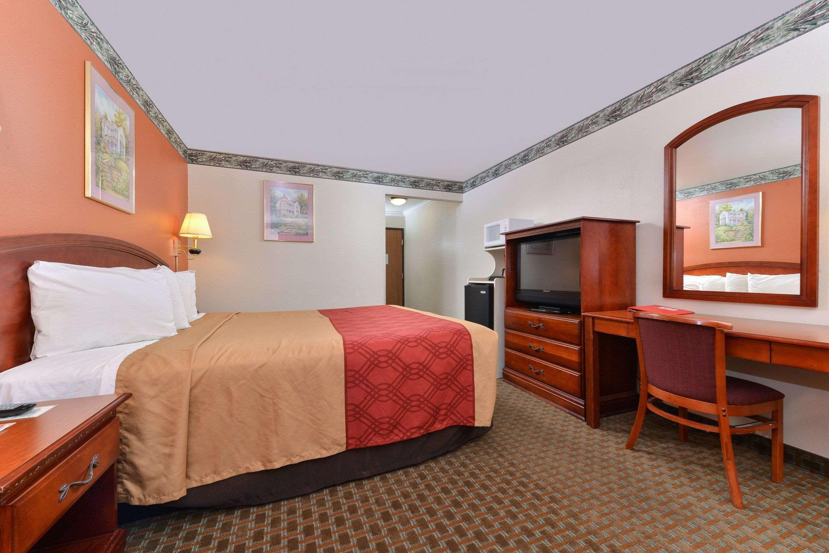 Econo Lodge Inn & Suites Corning Bagian luar foto