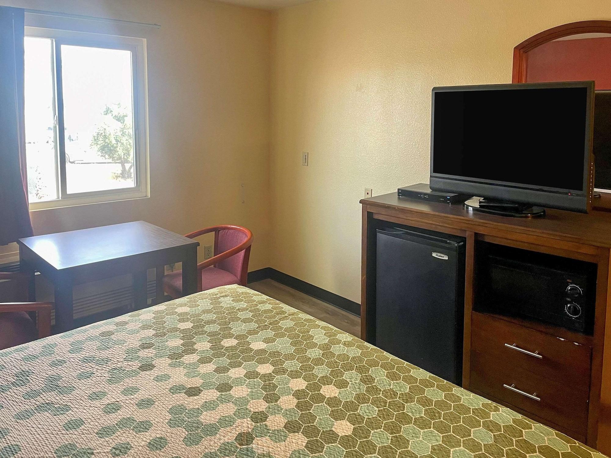 Econo Lodge Inn & Suites Corning Bagian luar foto